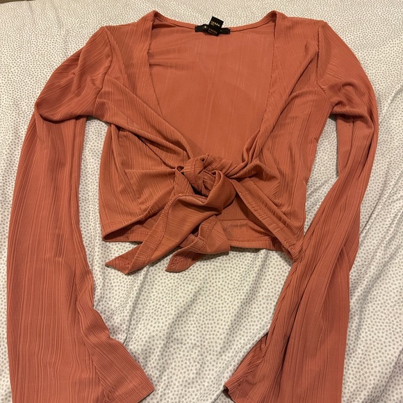 Top - Picture 1 of 1